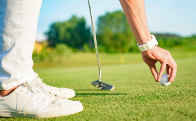 Golfer wearing a smartwatch