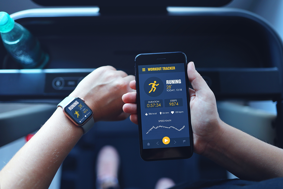 Smart Fitness Tracker Reporting on Treadmill