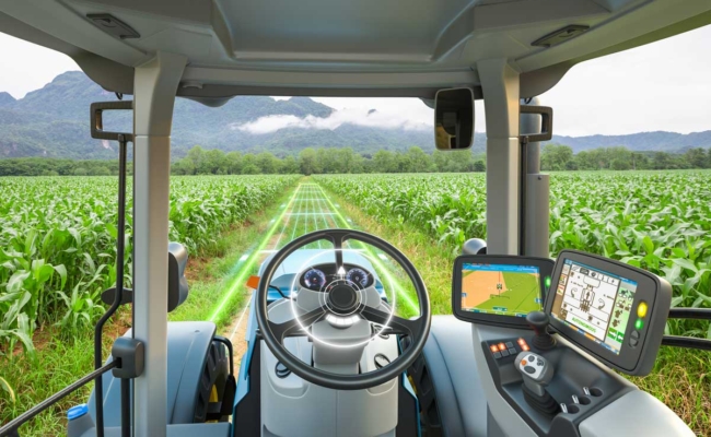 Using-AI-to-Meet-Global-Food-Supply-Needs-automated-tractor